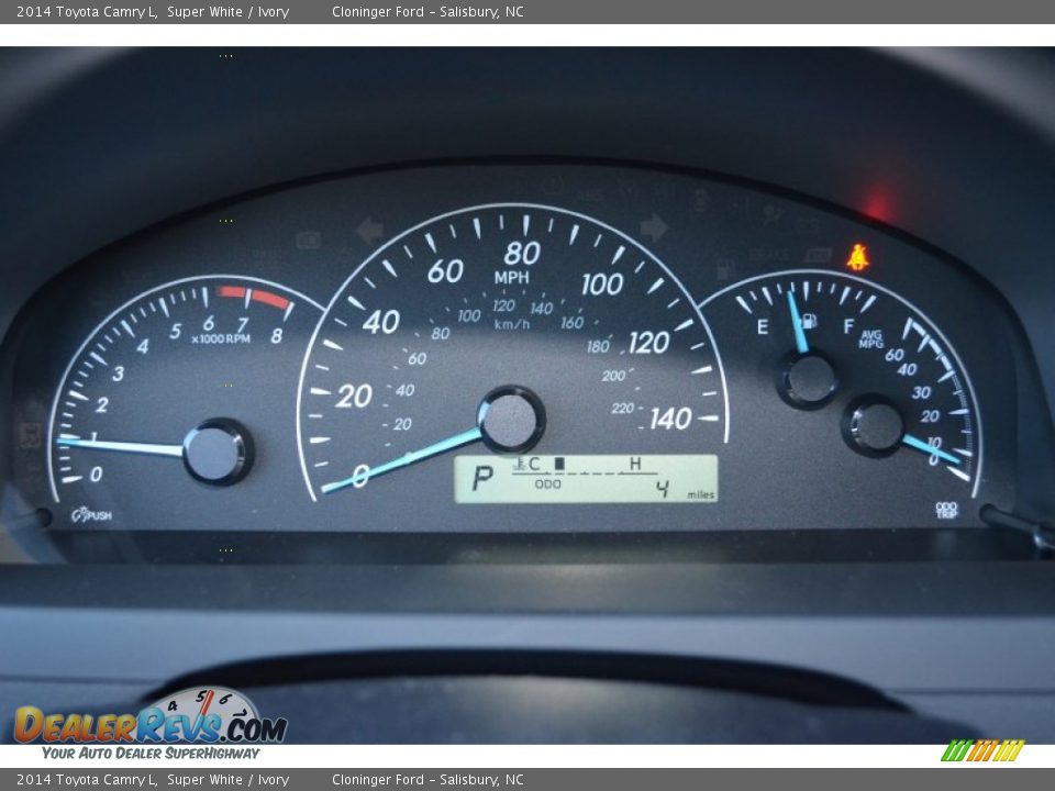 2014 Toyota Camry L Super White / Ivory Photo #17