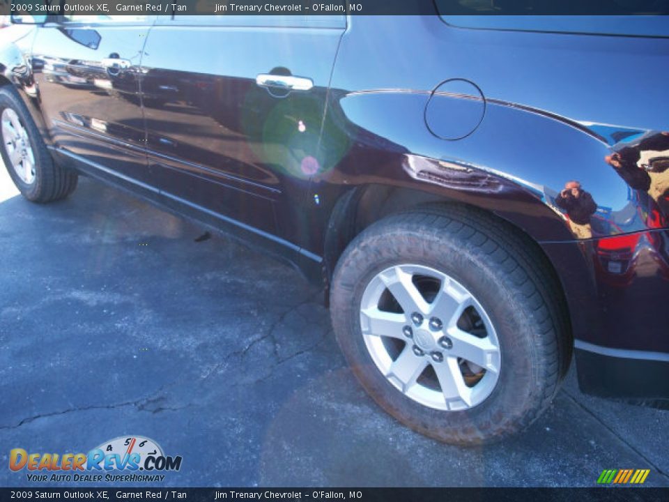 2009 Saturn Outlook XE Garnet Red / Tan Photo #4