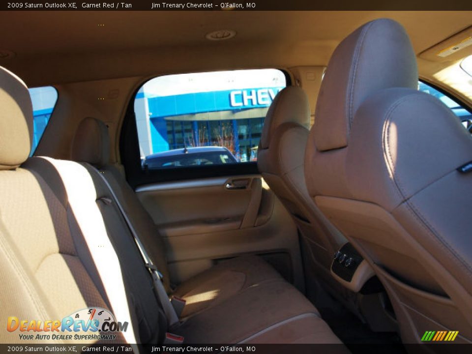 2009 Saturn Outlook XE Garnet Red / Tan Photo #8