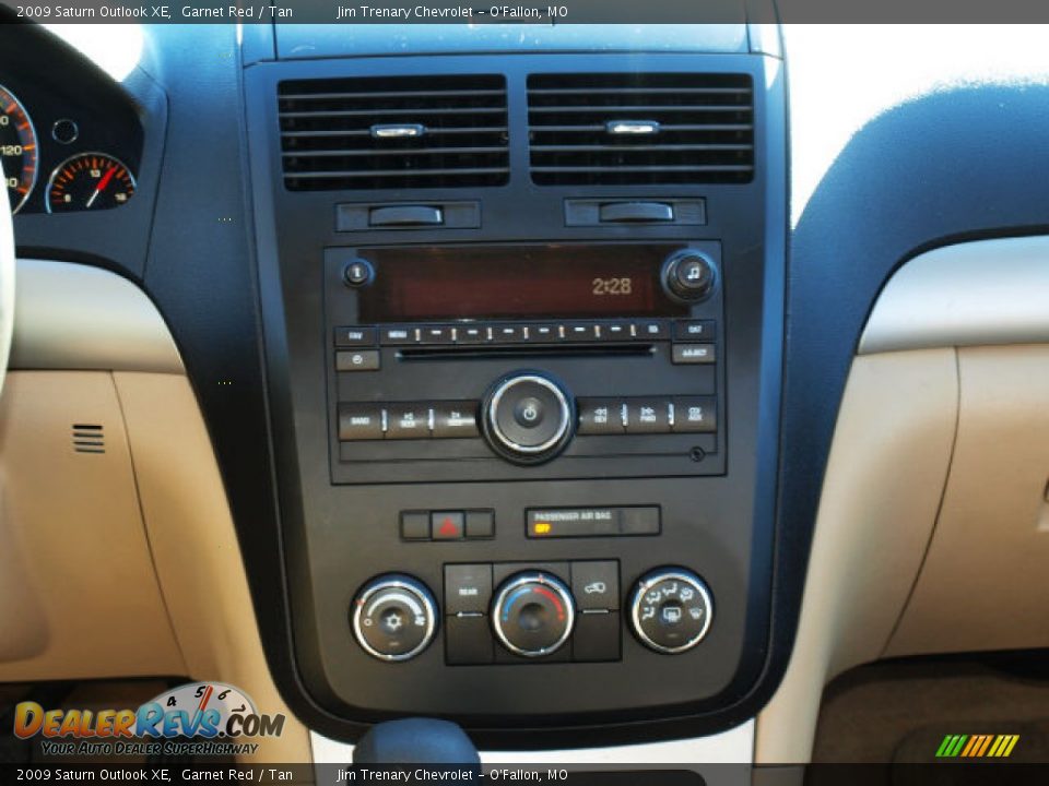 2009 Saturn Outlook XE Garnet Red / Tan Photo #11