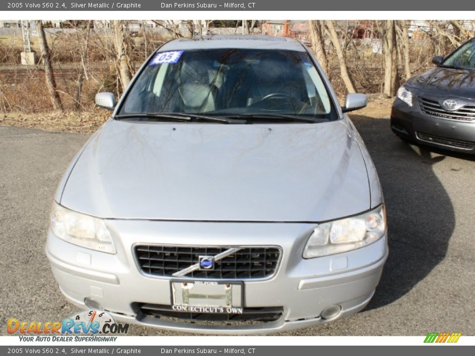 2005 Volvo S60 2.4 Silver Metallic / Graphite Photo #2