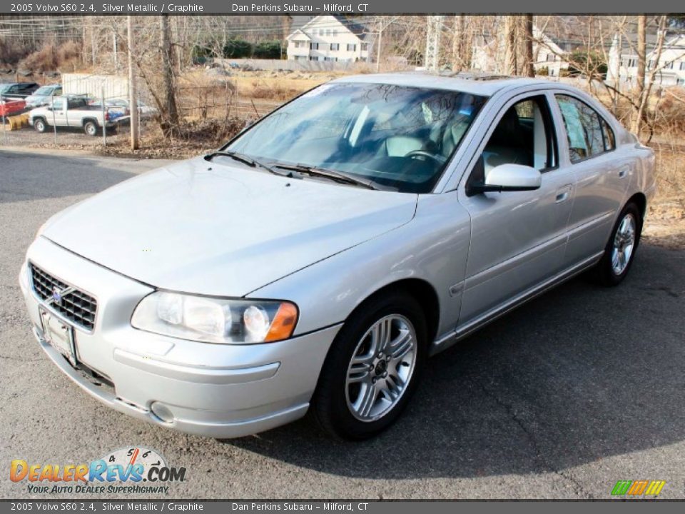 2005 Volvo S60 2.4 Silver Metallic / Graphite Photo #3