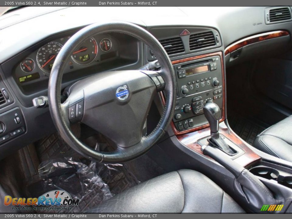 2005 Volvo S60 2.4 Silver Metallic / Graphite Photo #4