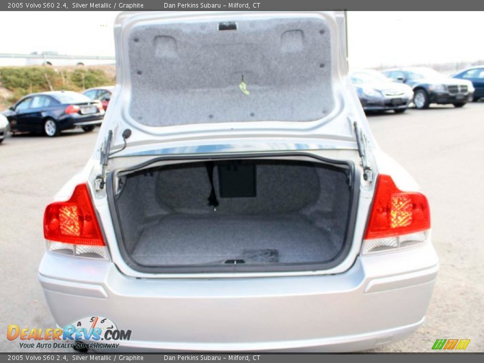2005 Volvo S60 2.4 Silver Metallic / Graphite Photo #8