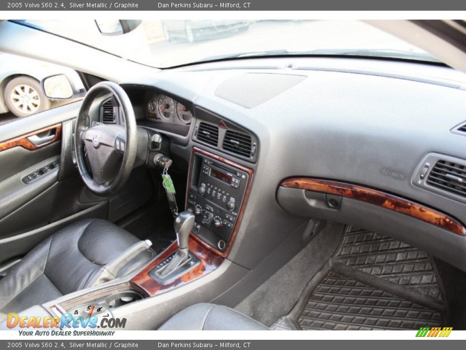 2005 Volvo S60 2.4 Silver Metallic / Graphite Photo #9