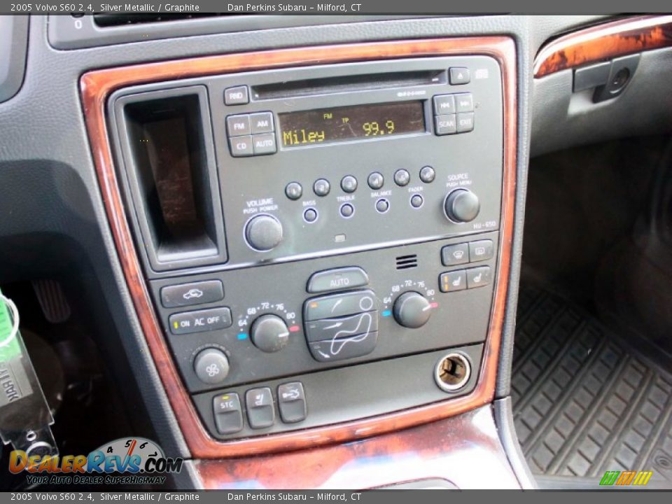 2005 Volvo S60 2.4 Silver Metallic / Graphite Photo #12