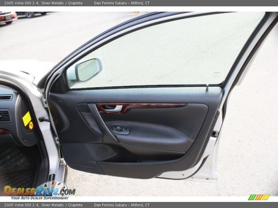 2005 Volvo S60 2.4 Silver Metallic / Graphite Photo #17