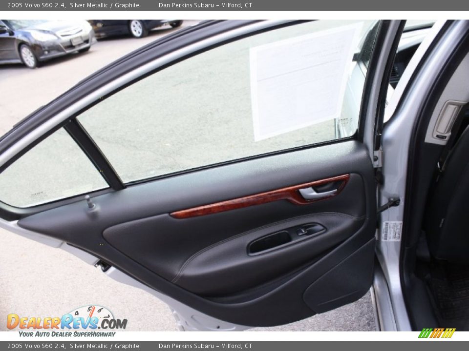 2005 Volvo S60 2.4 Silver Metallic / Graphite Photo #20