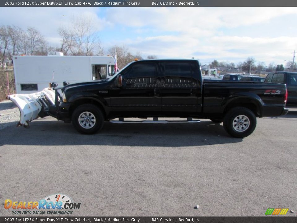 2003 Ford F250 Super Duty XLT Crew Cab 4x4 Black / Medium Flint Grey Photo #2