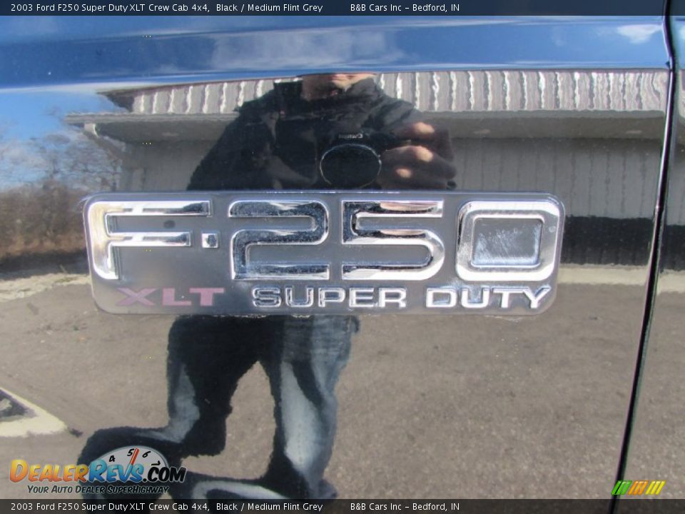 2003 Ford F250 Super Duty XLT Crew Cab 4x4 Black / Medium Flint Grey Photo #12