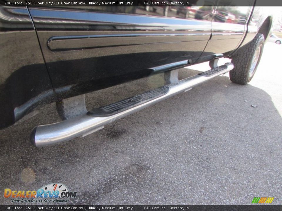 2003 Ford F250 Super Duty XLT Crew Cab 4x4 Black / Medium Flint Grey Photo #13