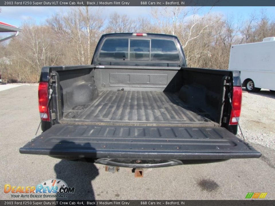 2003 Ford F250 Super Duty XLT Crew Cab 4x4 Black / Medium Flint Grey Photo #16