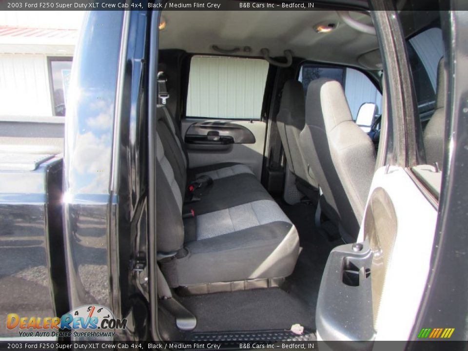 2003 Ford F250 Super Duty XLT Crew Cab 4x4 Black / Medium Flint Grey Photo #18