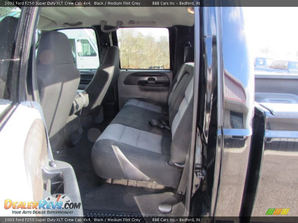 2003 Ford F250 Super Duty XLT Crew Cab 4x4 Black / Medium Flint Grey Photo #26