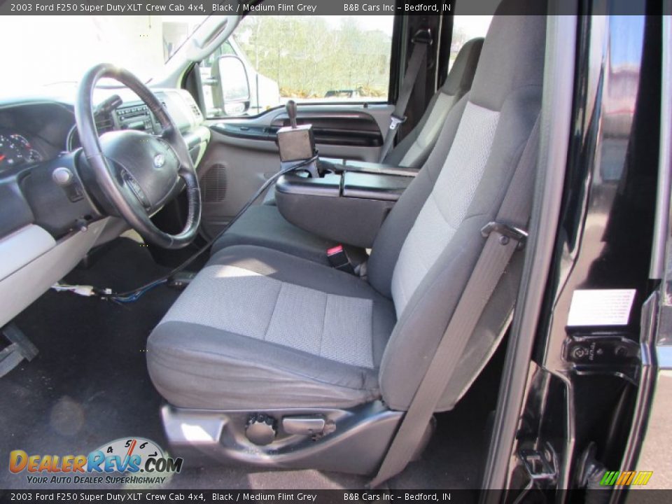 2003 Ford F250 Super Duty XLT Crew Cab 4x4 Black / Medium Flint Grey Photo #31