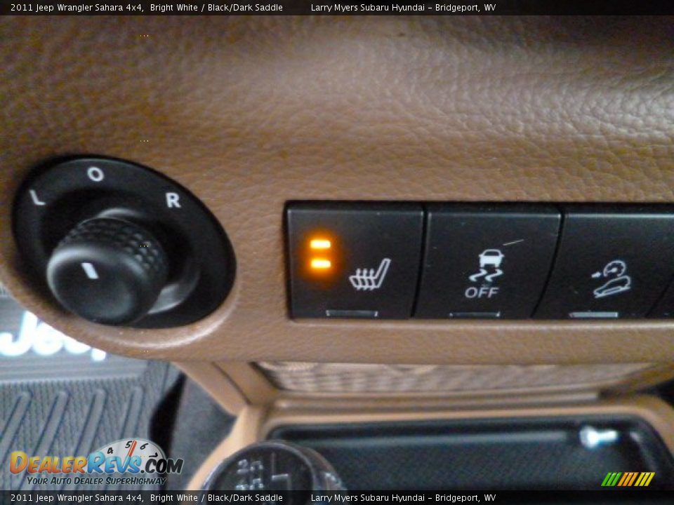2011 Jeep Wrangler Sahara 4x4 Bright White / Black/Dark Saddle Photo #18