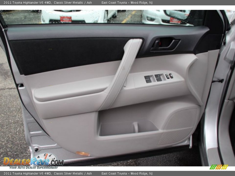 2011 Toyota Highlander V6 4WD Classic Silver Metallic / Ash Photo #6