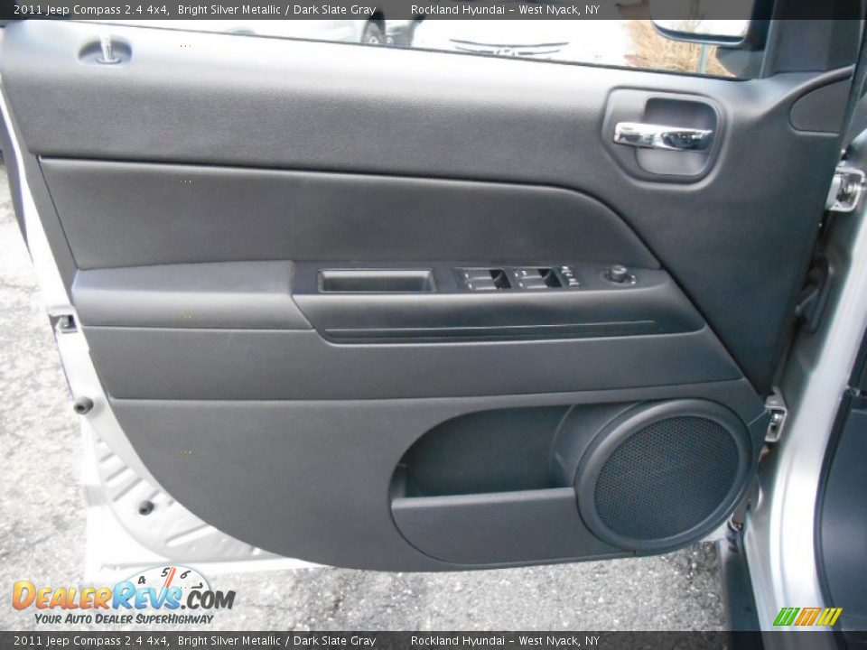 2011 Jeep Compass 2.4 4x4 Bright Silver Metallic / Dark Slate Gray Photo #7