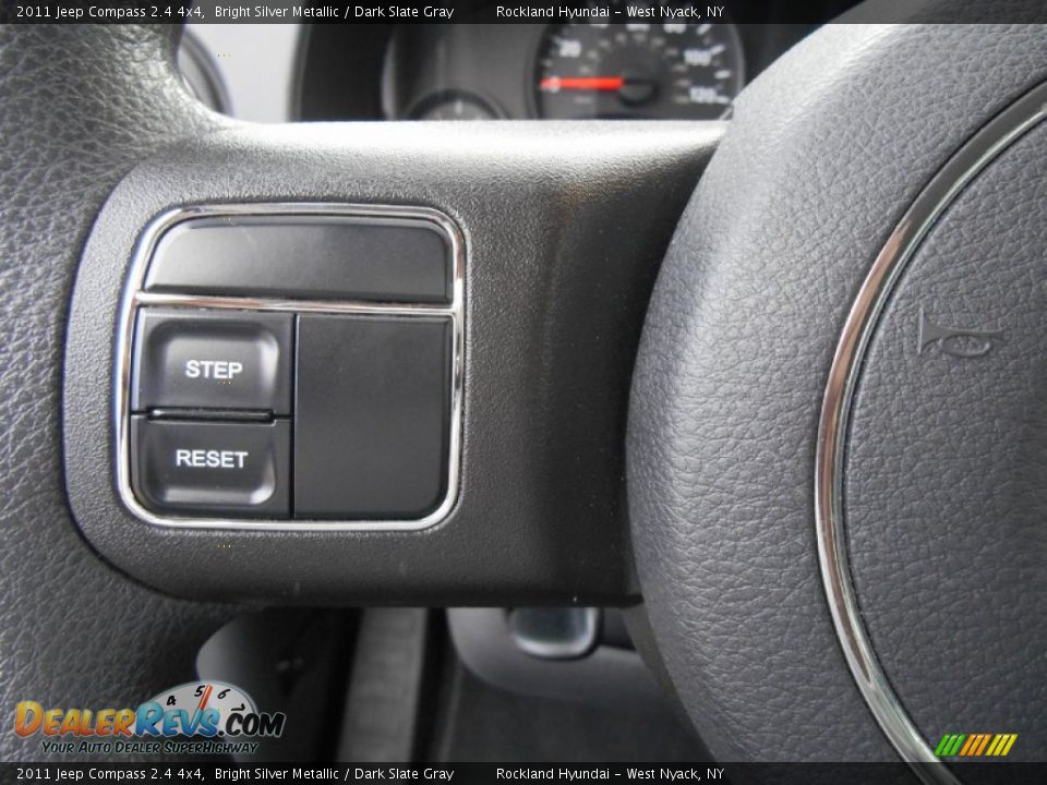 2011 Jeep Compass 2.4 4x4 Bright Silver Metallic / Dark Slate Gray Photo #13