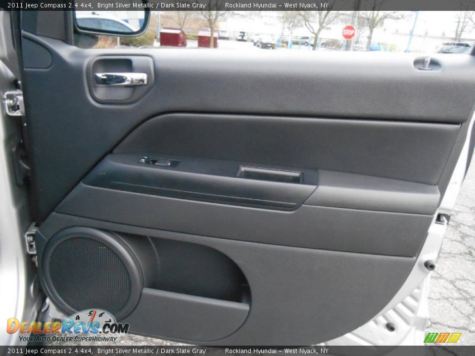 2011 Jeep Compass 2.4 4x4 Bright Silver Metallic / Dark Slate Gray Photo #22
