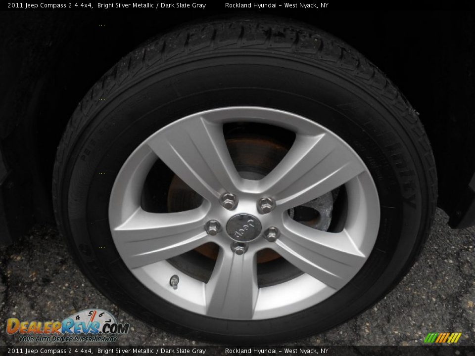 2011 Jeep Compass 2.4 4x4 Bright Silver Metallic / Dark Slate Gray Photo #27
