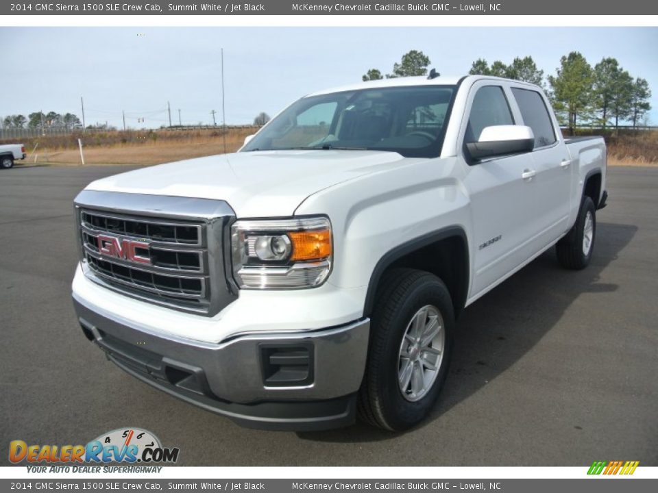 Front 3/4 View of 2014 GMC Sierra 1500 SLE Crew Cab Photo #2
