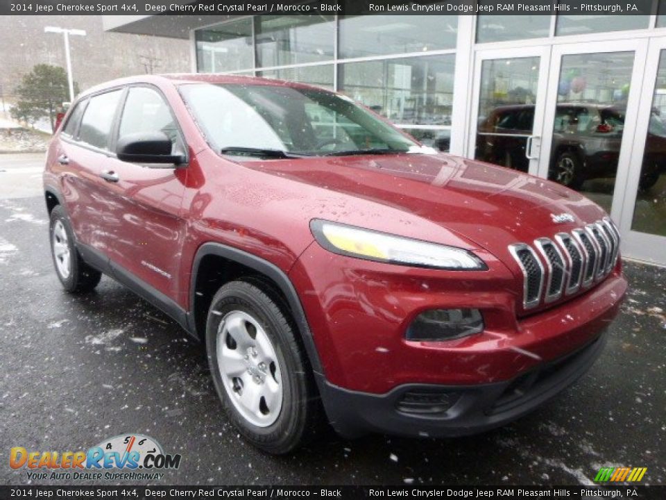 Front 3/4 View of 2014 Jeep Cherokee Sport 4x4 Photo #6