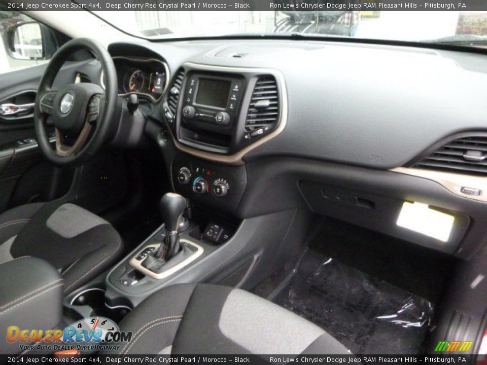 Dashboard of 2014 Jeep Cherokee Sport 4x4 Photo #10