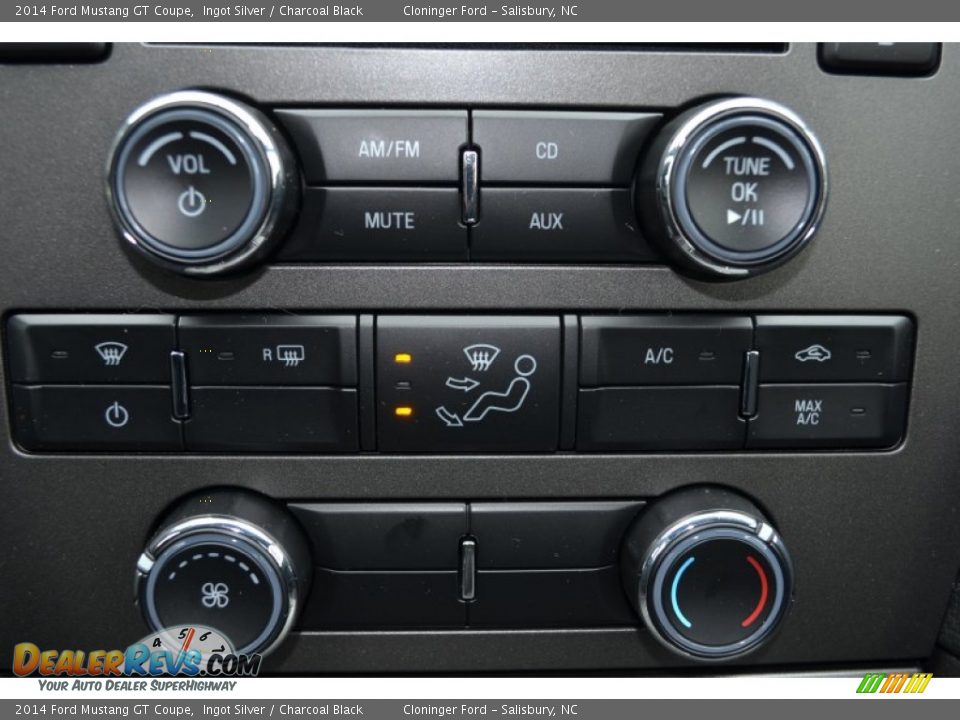 Controls of 2014 Ford Mustang GT Coupe Photo #11