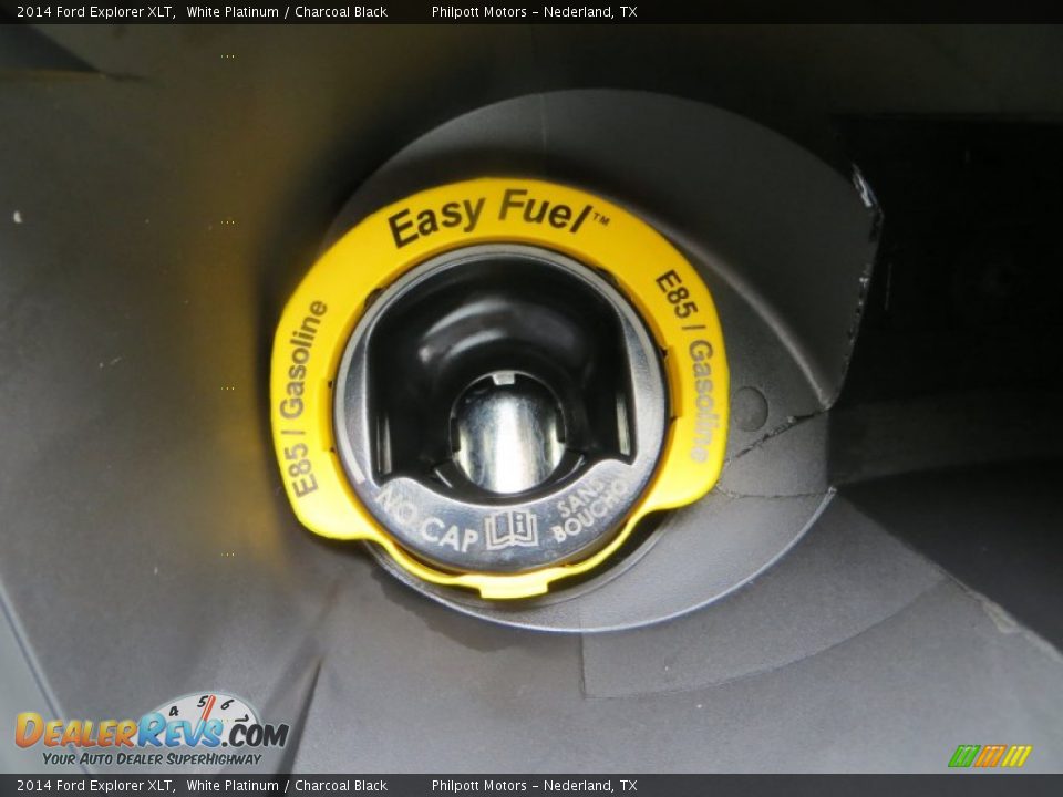 2014 Ford Explorer XLT White Platinum / Charcoal Black Photo #17