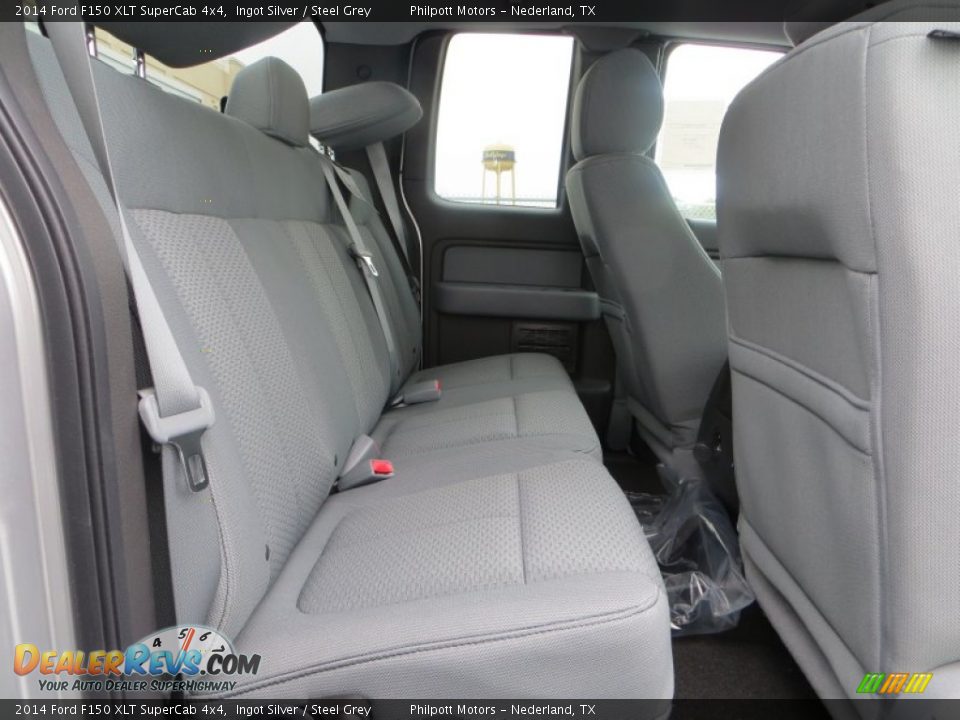 Rear Seat of 2014 Ford F150 XLT SuperCab 4x4 Photo #23