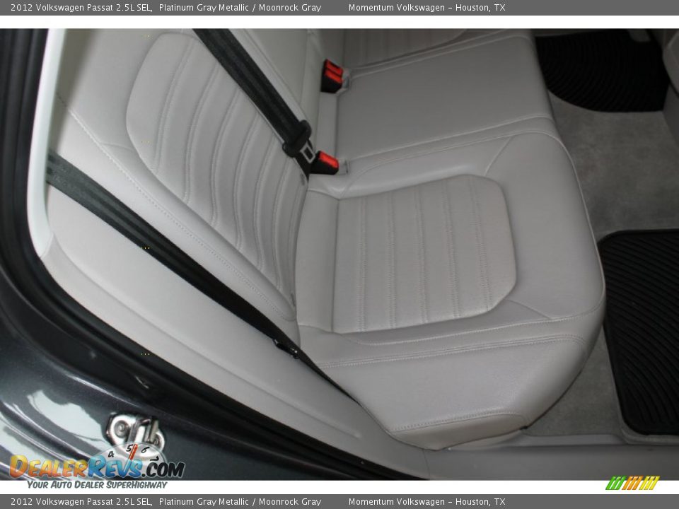 2012 Volkswagen Passat 2.5L SEL Platinum Gray Metallic / Moonrock Gray Photo #31