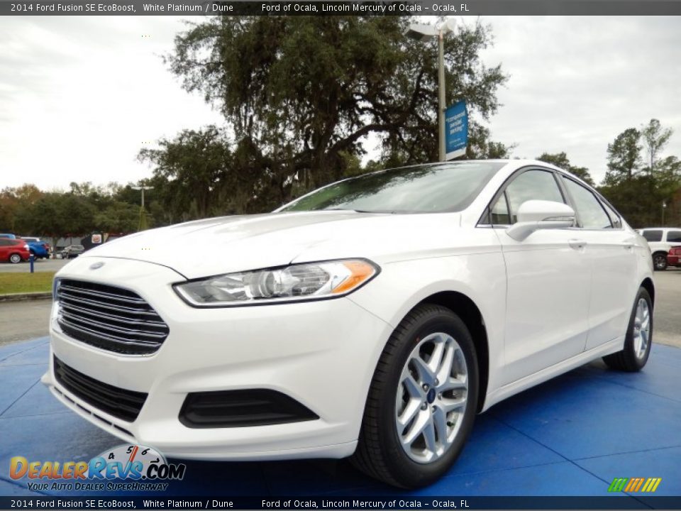 Front 3/4 View of 2014 Ford Fusion SE EcoBoost Photo #1