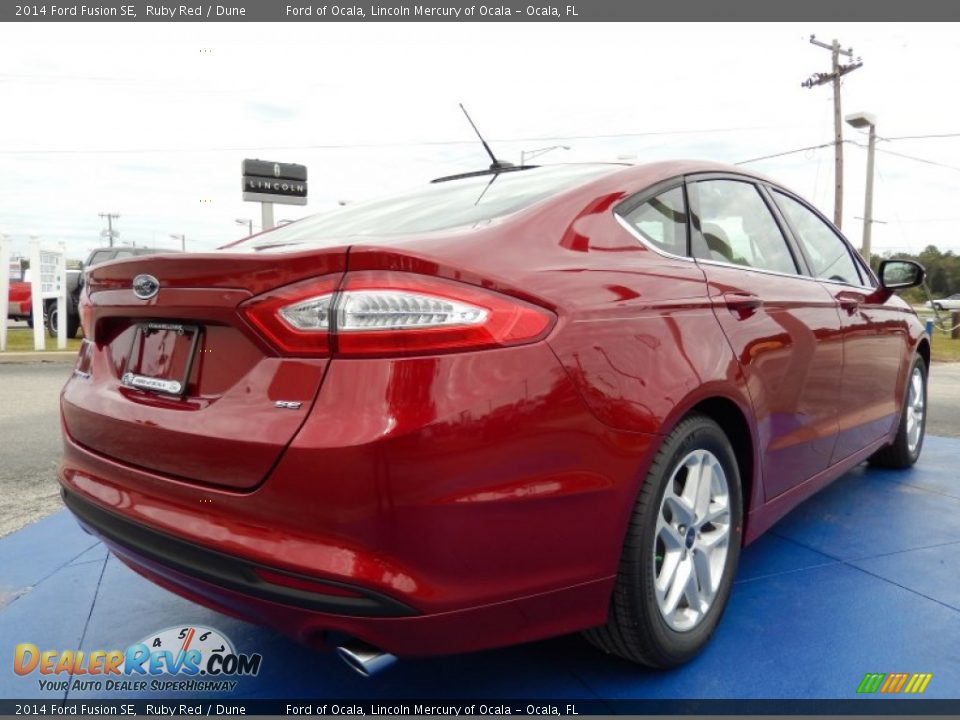 2014 Ford Fusion SE Ruby Red / Dune Photo #3