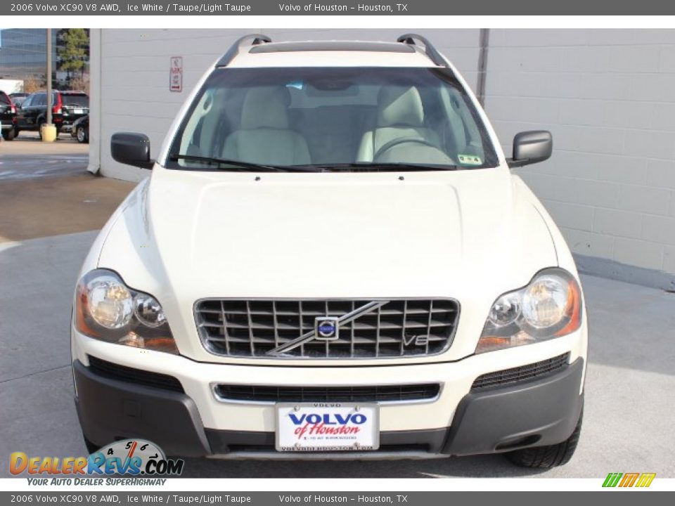 2006 Volvo XC90 V8 AWD Ice White / Taupe/Light Taupe Photo #2