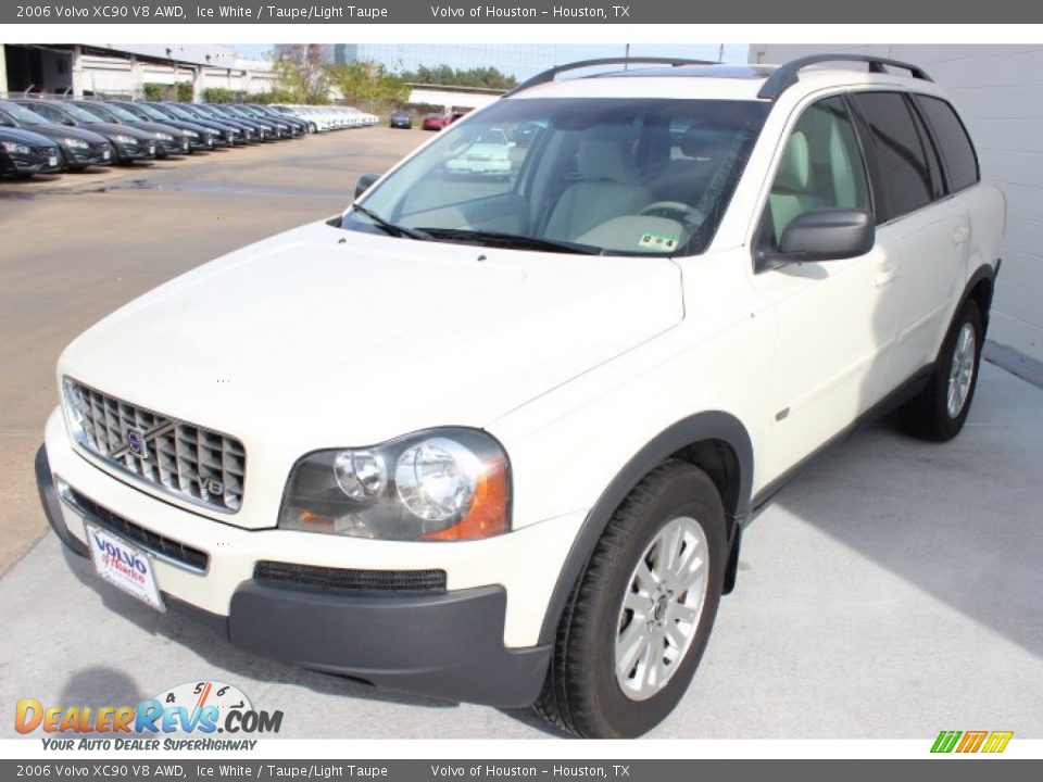 2006 Volvo XC90 V8 AWD Ice White / Taupe/Light Taupe Photo #3