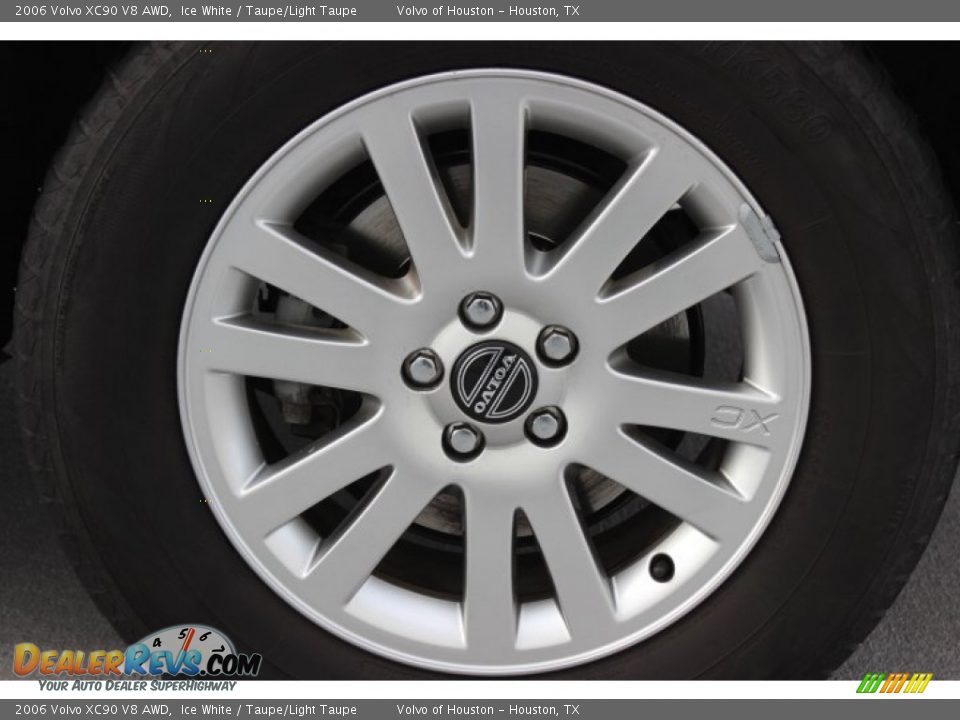 2006 Volvo XC90 V8 AWD Ice White / Taupe/Light Taupe Photo #11