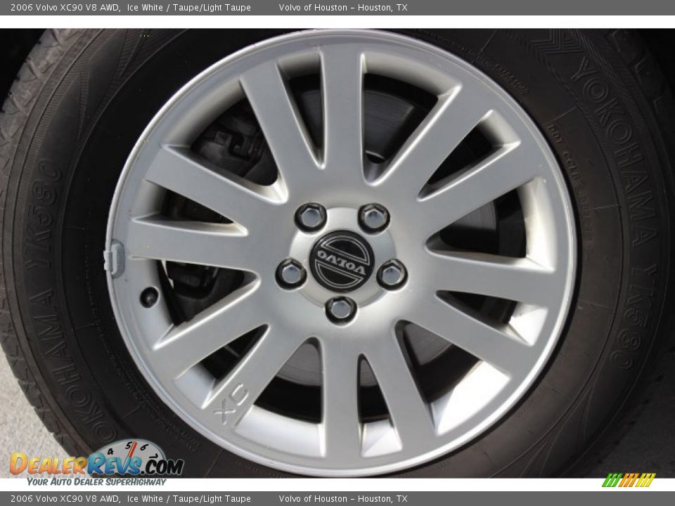 2006 Volvo XC90 V8 AWD Ice White / Taupe/Light Taupe Photo #12