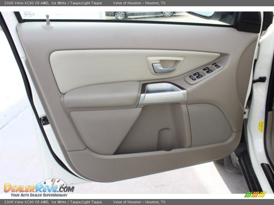 2006 Volvo XC90 V8 AWD Ice White / Taupe/Light Taupe Photo #13