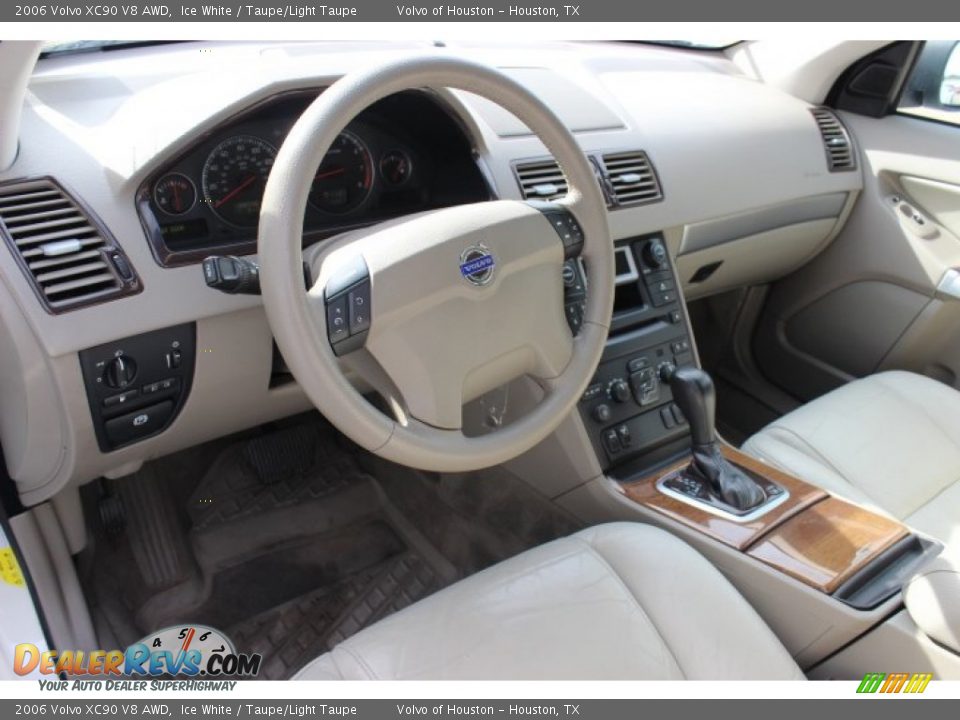2006 Volvo XC90 V8 AWD Ice White / Taupe/Light Taupe Photo #14