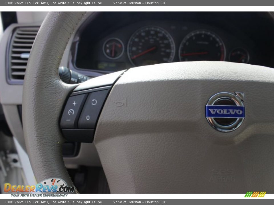 2006 Volvo XC90 V8 AWD Ice White / Taupe/Light Taupe Photo #26
