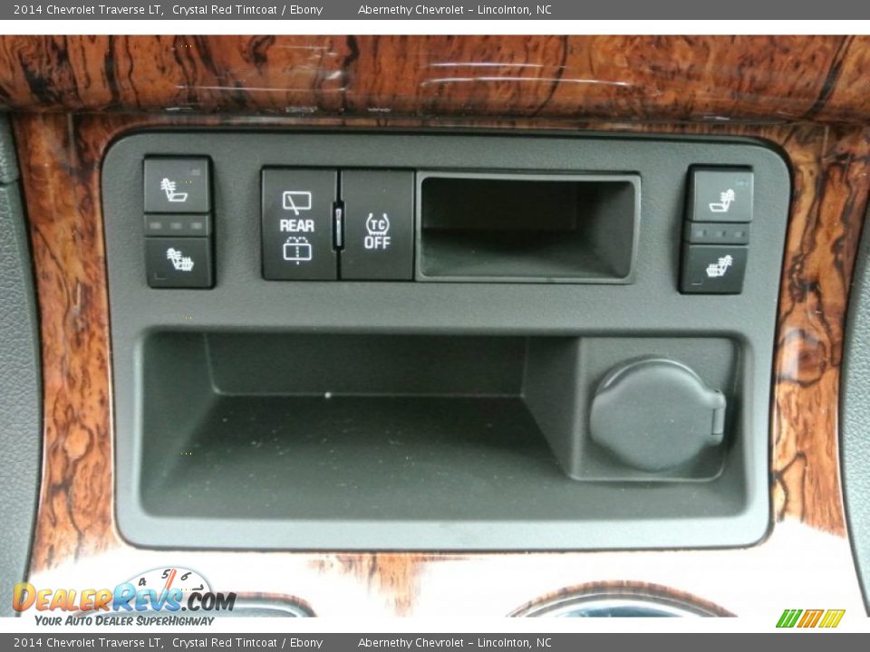 Controls of 2014 Chevrolet Traverse LT Photo #11
