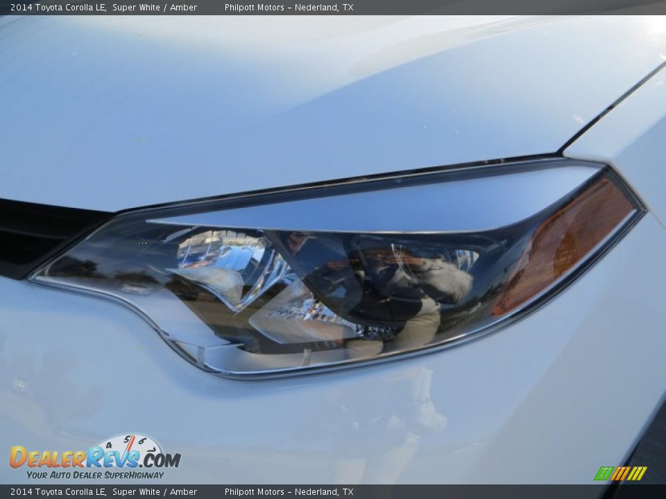 2014 Toyota Corolla LE Super White / Amber Photo #9
