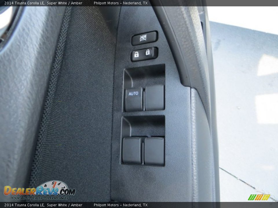 2014 Toyota Corolla LE Super White / Amber Photo #24