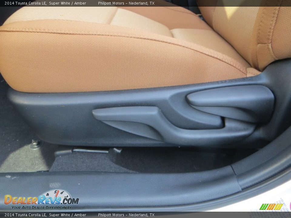 2014 Toyota Corolla LE Super White / Amber Photo #27