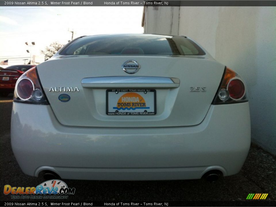 2009 Nissan Altima 2.5 S Winter Frost Pearl / Blond Photo #6