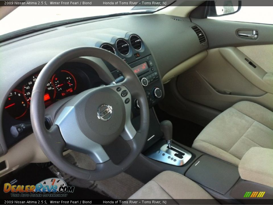 2009 Nissan Altima 2.5 S Winter Frost Pearl / Blond Photo #8