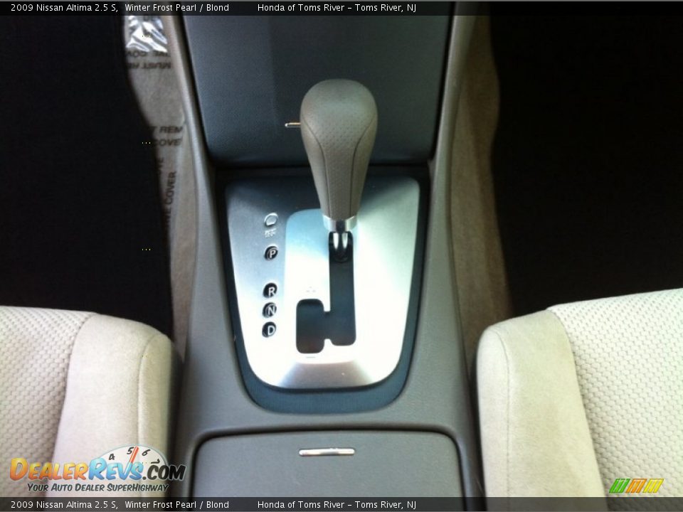 2009 Nissan Altima 2.5 S Winter Frost Pearl / Blond Photo #11