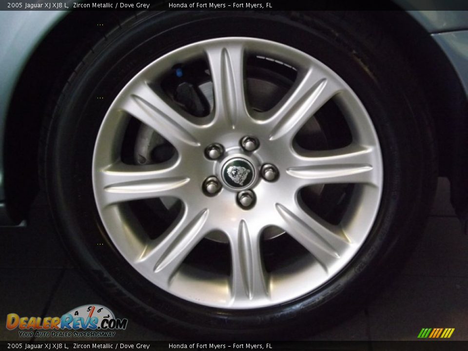 2005 Jaguar XJ XJ8 L Zircon Metallic / Dove Grey Photo #3