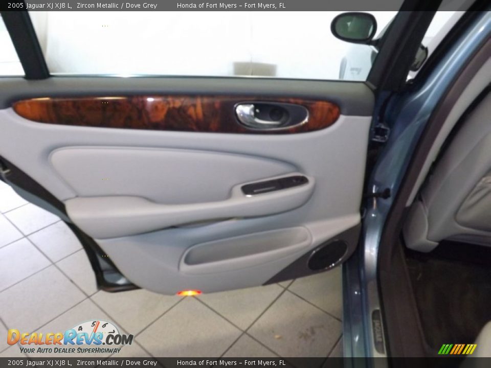 2005 Jaguar XJ XJ8 L Zircon Metallic / Dove Grey Photo #24